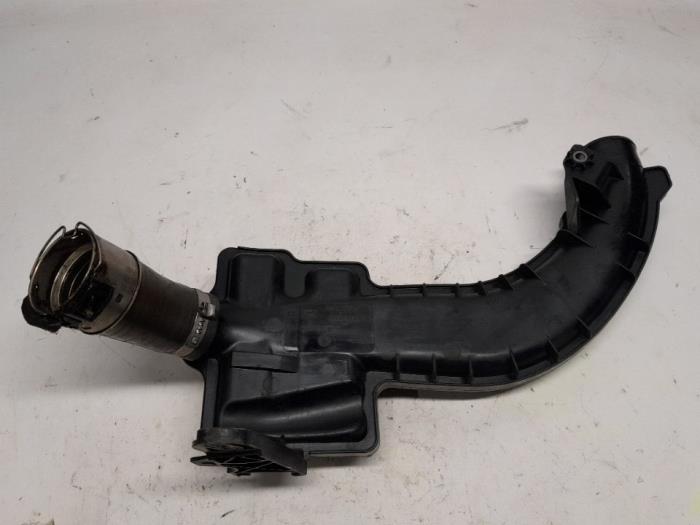 Gebruikte Intercooler Buis Renault Megane III Berline (BZ) 1.4 16V TCe 130 Prijs € 78,75 Margeregeling aangeboden door Reclycar De Boer BV