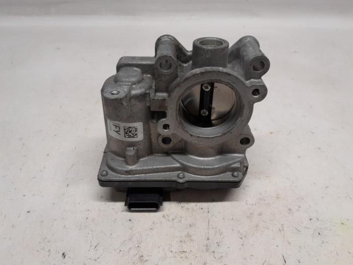 Gebruikte Gasklephuis Renault Clio IV (5R) 0.9 Energy TCE 90 12V Prijs € 36,75 Margeregeling aangeboden door Reclycar De Boer BV