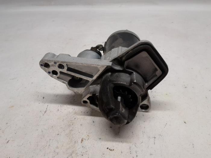 Gebruikte Startmotor Renault Clio IV (5R) 0.9 Energy TCE 90 12V Prijs € 31,50 Margeregeling aangeboden door Reclycar De Boer BV