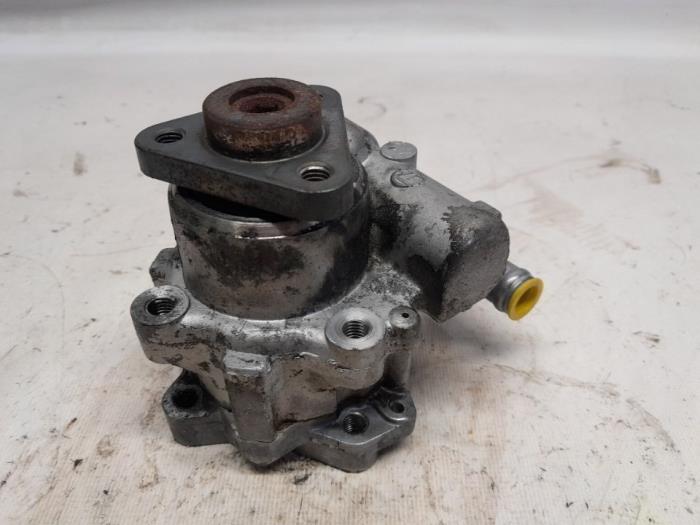Gebruikte Pomp Servo Audi A4 (B6) 2.4 V6 30V Prijs € 89,25 Margeregeling aangeboden door Reclycar De Boer BV