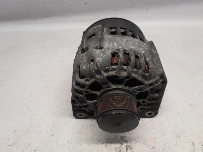 Gebruikte Dynamo Renault Kangoo Express (FC) 1.5 dCi 65 Prijs € 46,20 Margeregeling aangeboden door Reclycar De Boer BV