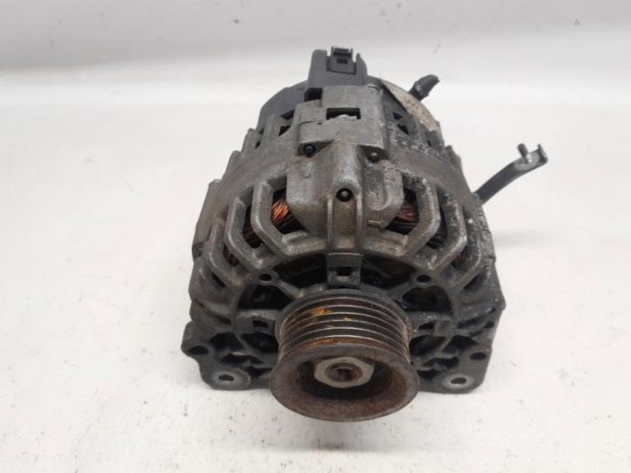 Gebruikte Dynamo Seat Ibiza III (6L1) 1.2 12V Prijs € 36,75 Margeregeling aangeboden door Reclycar De Boer BV