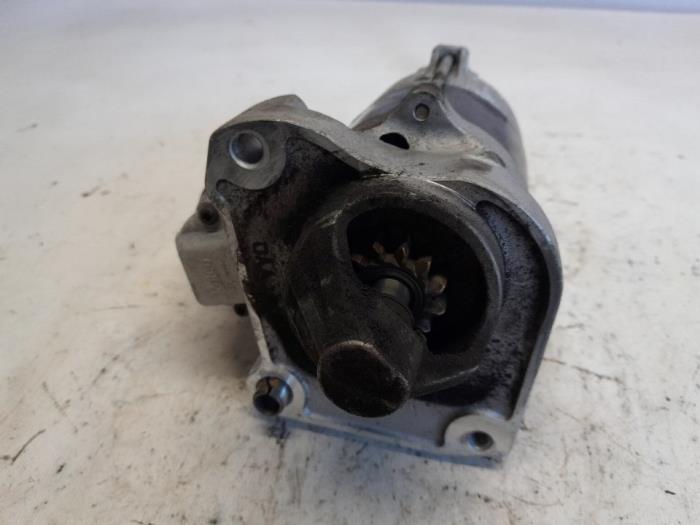 Gebruikte Startmotor Peugeot 208 II (UB/UH/UP) 1.2 Vti 12V PureTech 75 Prijs € 30,45 Margeregeling aangeboden door Reclycar De Boer BV