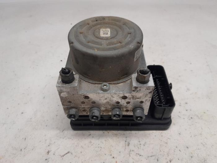 Gebruikte ABS Pomp Citroen DS 3 (SA) 1.2 12V PureTech 82 Prijs € 80,85 Margeregeling aangeboden door Reclycar De Boer BV
