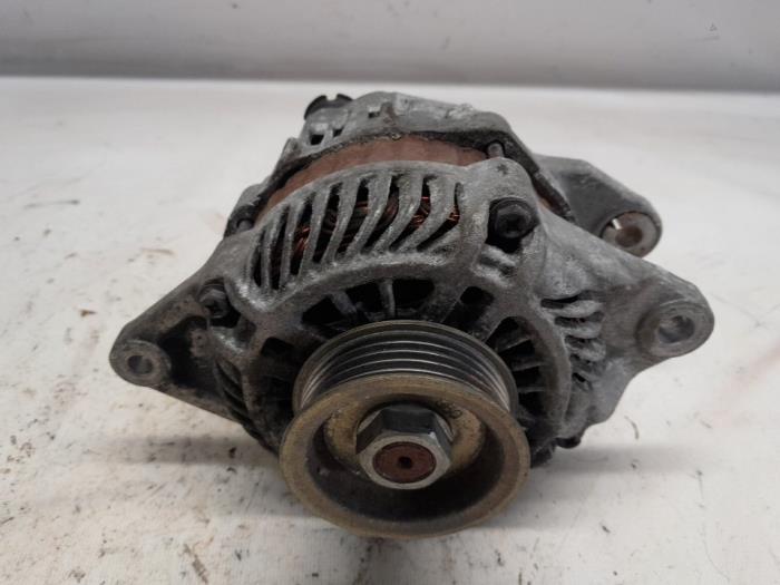 Gebruikte Dynamo Mitsubishi Colt (Z2/Z3) 1.3 16V Prijs € 28,35 Margeregeling aangeboden door Reclycar De Boer BV