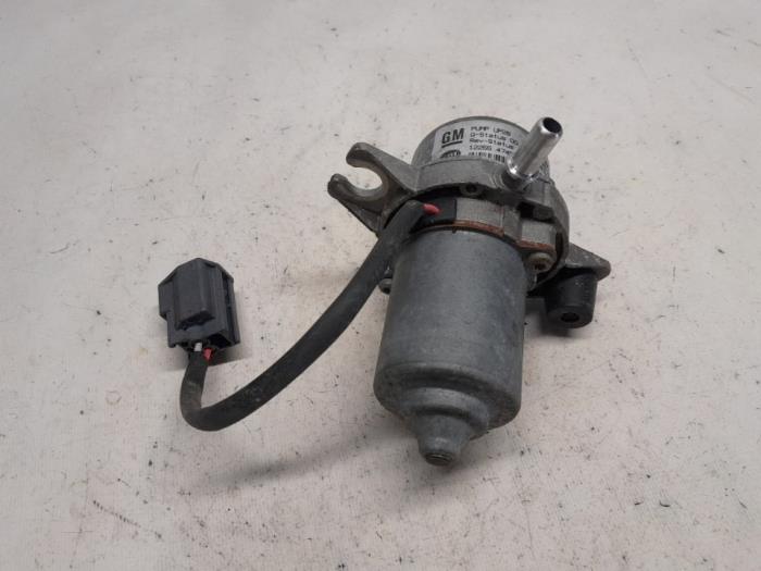 Gebruikte Vacuumpomp (Benzine) Opel Meriva (B) 1.4 Turbo 16V Ecotec Prijs € 43,05 Margeregeling aangeboden door Reclycar De Boer BV