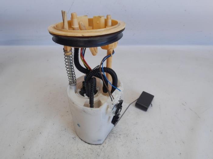 Gebruikte Tank element Pomp Seat Leon (5FB) 2.0 TDI Ecomotive 16V Prijs € 103,95 Margeregeling aangeboden door Reclycar De Boer BV