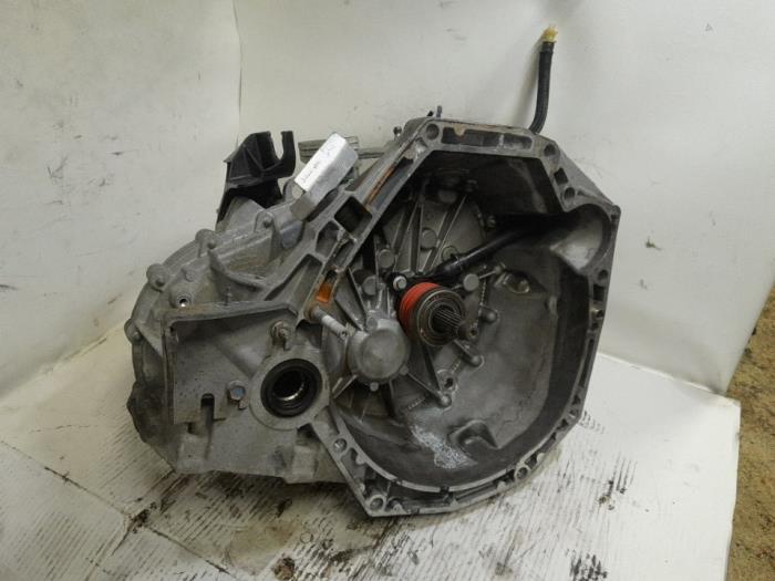 Gebruikte Versnellingsbak Renault Captur I (2R) 1.5 Energy dCi 110 FAP Prijs € 525,00 Margeregeling aangeboden door Reclycar De Boer BV