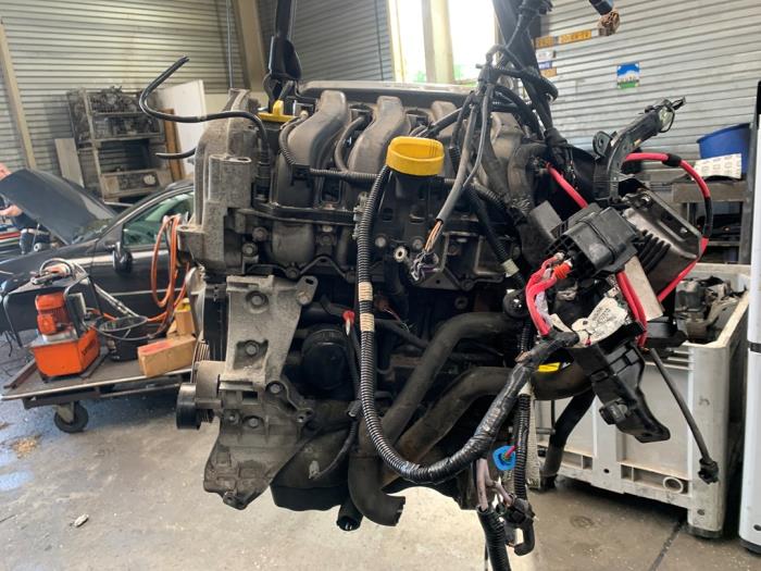 Gebruikte Motor Renault Megane III Berline (BZ) 1.6 16V Prijs € 525,00 Margeregeling aangeboden door Reclycar De Boer BV