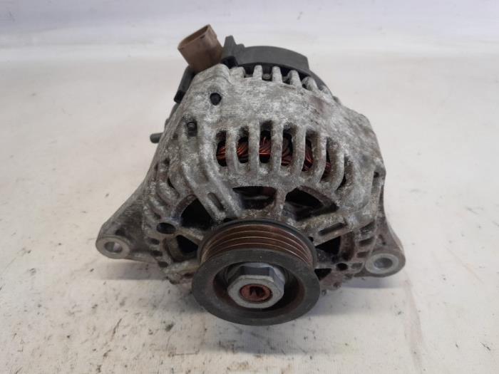Gebruikte Dynamo Nissan Micra (K12) 1.2 16V Prijs € 36,75 Margeregeling aangeboden door Reclycar De Boer BV