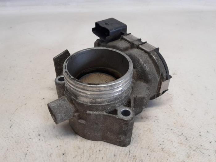 Gebruikte Gasklephuis Peugeot 307 (3A/C/D) 1.6 16V Prijs € 18,90 Margeregeling aangeboden door Reclycar De Boer BV