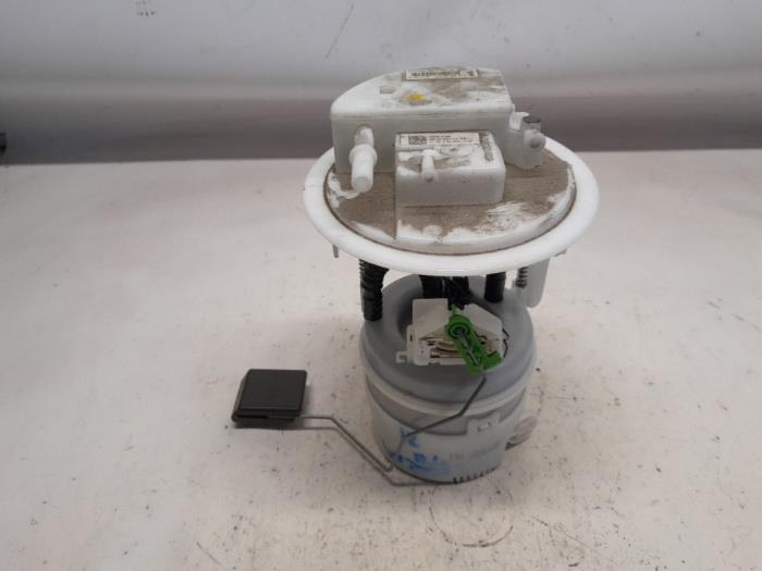 Gebruikte Tank element Pomp Opel Corsa F (UB/UH/UP) 1.2 Turbo 12V 100 Prijs € 110,25 Margeregeling aangeboden door Reclycar De Boer BV