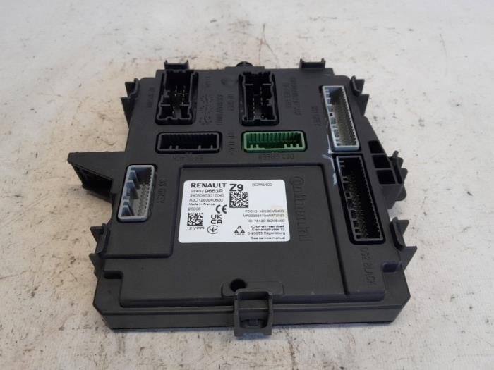 Gebruikte Bodycontrol Module Renault Symbioz (RJB) 1.6 E-Tech Full Hybrid 145 Prijs € 115,50 Margeregeling aangeboden door Reclycar De Boer BV