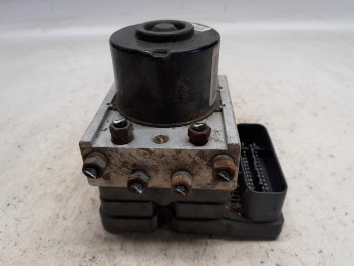 Gebruikte ABS Pomp Citroen C3 (SC) 1.1 Prijs € 68,25 Margeregeling aangeboden door Reclycar De Boer BV