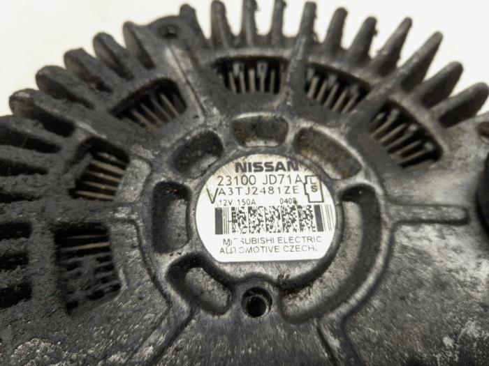 Dynamo van een Nissan Qashqai (J10) 2.0 dCi 4x4 2010