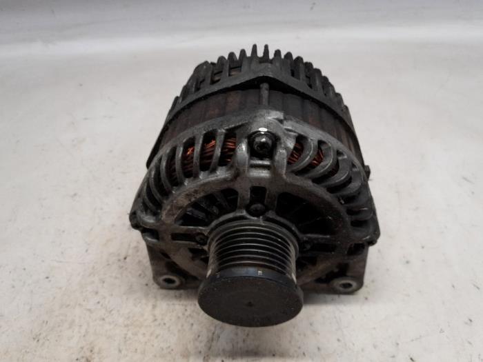 Gebruikte Alternator Nissan Qashqai (J10) 2.0 dCi 4x4 Prijs € 33,60 Margeregeling aangeboden door Reclycar De Boer BV