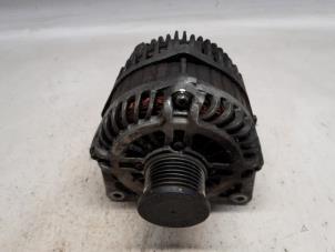Dynamo van een Nissan Qashqai (J10) 2.0 dCi 4x4 2010