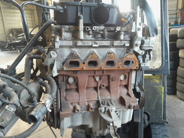 Gebruikte Motor Dacia Duster (HS) 1.6 16V LPG Prijs € 1.312,50 Margeregeling aangeboden door Reclycar De Boer BV