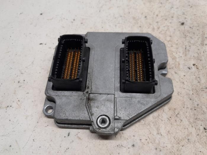 Gebruikte Inspuitcomputer Opel Tigra Twin Top 1.8 16V Prijs € 52,50 Margeregeling aangeboden door Reclycar De Boer BV