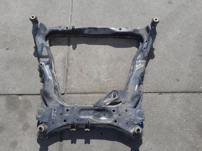 Gebruikte Subframe Nissan Qashqai (J10) 2.0 dCi 4x4 Prijs € 94,50 Margeregeling aangeboden door Reclycar De Boer BV