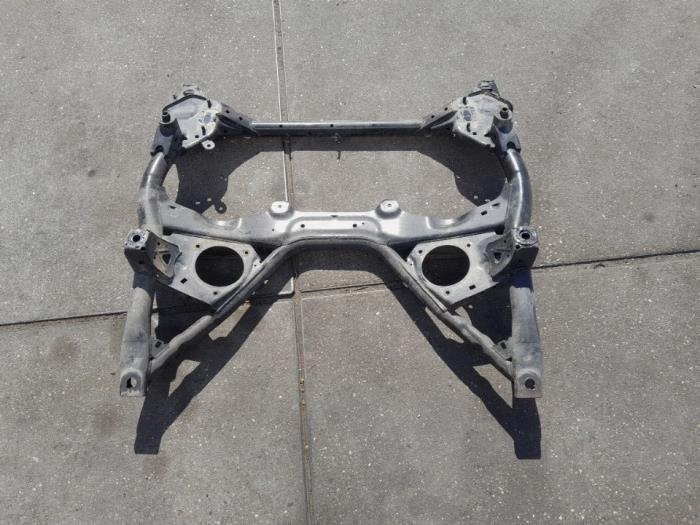 Subframe BMW 1 serie (F20), 2011 / 2019 118d 2.0 16V, Hatchback, 4Dr, Diesel, 1.995cc, 110kW (150pk), RWD, B47D20A, 2015-03 / 2019-06, 1S51; 1S52 (Gebruikt)