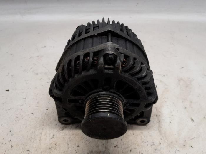 Gebruikte Alternator Nissan Qashqai Prijs € 33,60 Margeregeling aangeboden door Reclycar De Boer BV