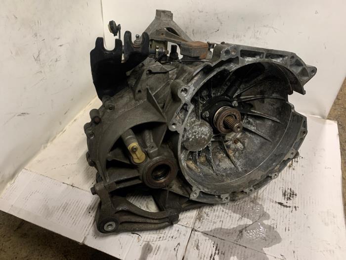 Gebruikte Versnellingsbak Volvo V50 (MW) 1.8 16V Prijs € 315,00 Margeregeling aangeboden door Reclycar De Boer BV