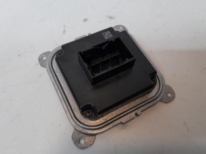 Gebruikte Module LED koplamp Renault Symbioz (RJB) 1.6 E-Tech Full Hybrid 145 Prijs € 78,75 Margeregeling aangeboden door Reclycar De Boer BV