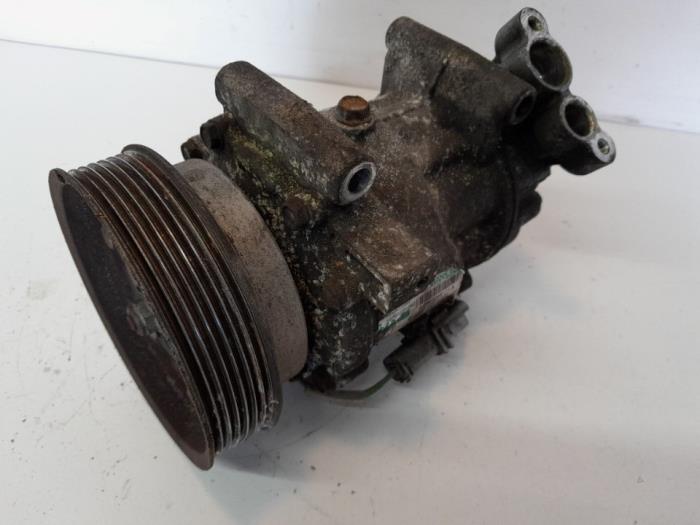 Gebruikte Aircopomp Renault Clio III (BR/CR) 1.2 16V TCe 100 Prijs € 37,80 Margeregeling aangeboden door Reclycar De Boer BV