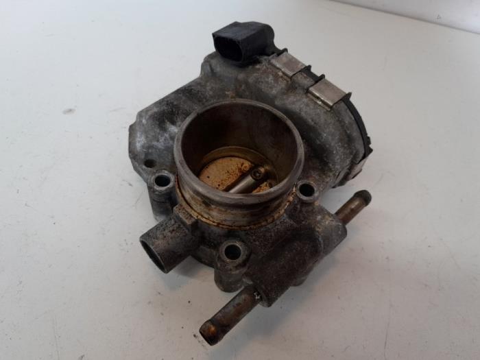 Gebruikte Gasklephuis Opel Astra H (L48) 1.4 16V Twinport Prijs € 23,10 Margeregeling aangeboden door Reclycar De Boer BV