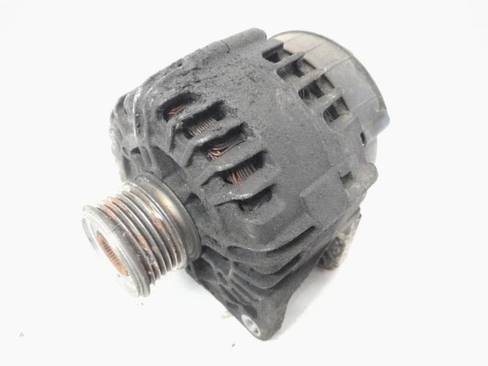 Gebruikte Dynamo Renault Megane III Berline (BZ) 1.5 dCi 85 Prijs € 37,80 Margeregeling aangeboden door Reclycar De Boer BV