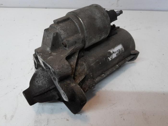 Gebruikte Startmotor Renault Megane III Berline (BZ) 1.5 dCi 85 Prijs € 26,25 Margeregeling aangeboden door Reclycar De Boer BV