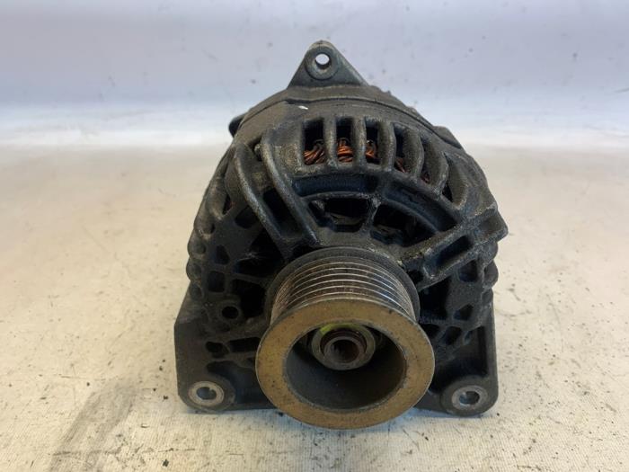 Dynamo Renault Clio III (BR/CR), 2005 / 2014 1.2 16V 65, Hatchback, Benzine, 1.149cc, 48kW (65pk), FWD, D4F740; D4FD7, 2005-06 / 2014-12, BR1Q; BR1R; BRCR; CR1Q; CR1R; CRCR (Gebruikt)