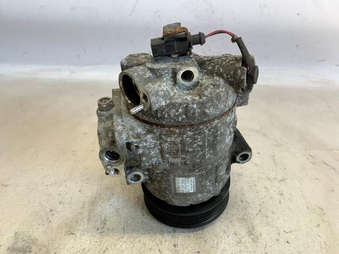 Gebruikte Pomp Airco Seat Ibiza III (6L1) 1.4 16V 100 Prijs € 52,50 Margeregeling aangeboden door Reclycar De Boer BV