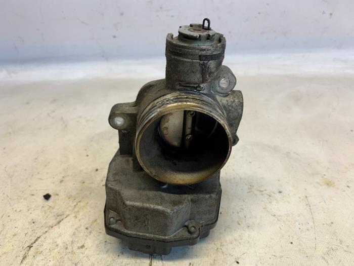 Gebruikte Gasklephuis Peugeot 206 (2A/C/H/J/S) 1.4 XR,XS,XT,Gentry Prijs € 34,65 Margeregeling aangeboden door Reclycar De Boer BV