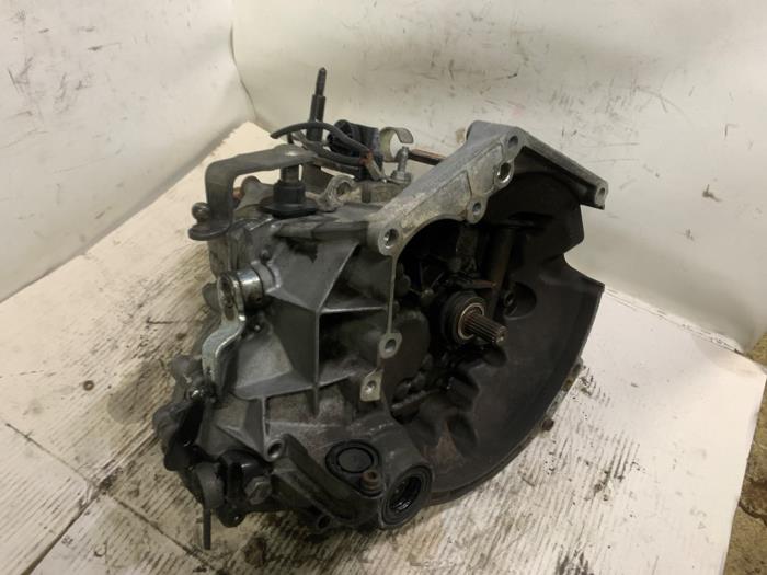 Gebruikte Versnellingsbak Peugeot 206 (2A/C/H/J/S) 1.4 XR,XS,XT,Gentry Prijs € 131,25 Margeregeling aangeboden door Reclycar De Boer BV