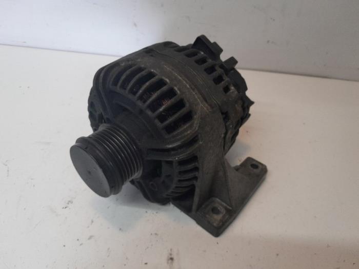 Gebruikte Dynamo Volvo XC90 I 2.4 D5 20V Prijs € 47,25 Margeregeling aangeboden door Reclycar De Boer BV