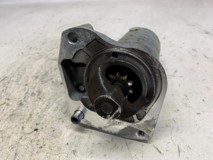 Gebruikte Startmotor Peugeot 208 I (CA/CC/CK/CL) 1.2 Vti 12V PureTech 82 Prijs € 24,15 Margeregeling aangeboden door Reclycar De Boer BV