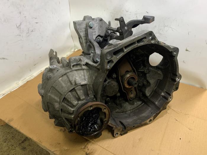 Gebruikte Versnellingsbak Volkswagen Golf V (1K1) 2.0 FSI 16V Prijs € 210,00 Margeregeling aangeboden door Reclycar De Boer BV