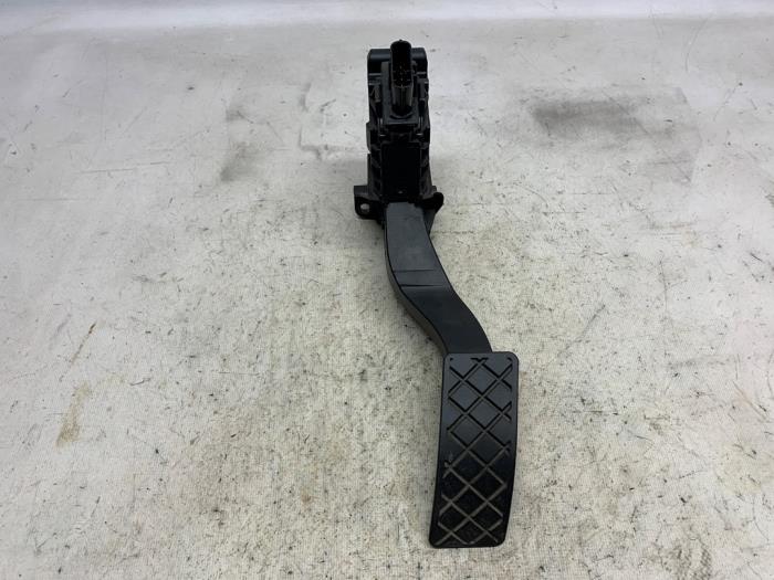 Gebruikte Gaspedaalpositie Sensor Volkswagen Golf VII (AUA) 1.5 TGI Evo 16V Prijs € 29,40 Margeregeling aangeboden door Reclycar De Boer BV