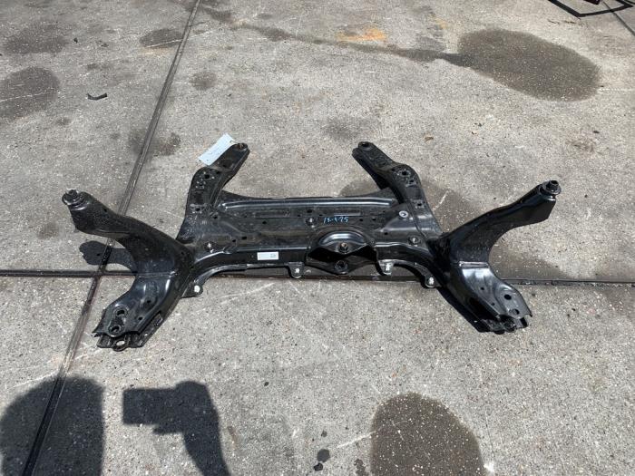Gebruikte Subframe BMW iX1 (U11) eDrive20 67 kWh Prijs € 472,50 Margeregeling aangeboden door Reclycar De Boer BV