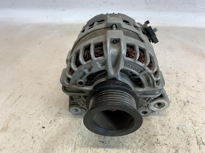 Gebruikte Dynamo Volvo V40 (MV) 2.0 D2 16V Prijs € 47,25 Margeregeling aangeboden door Reclycar De Boer BV