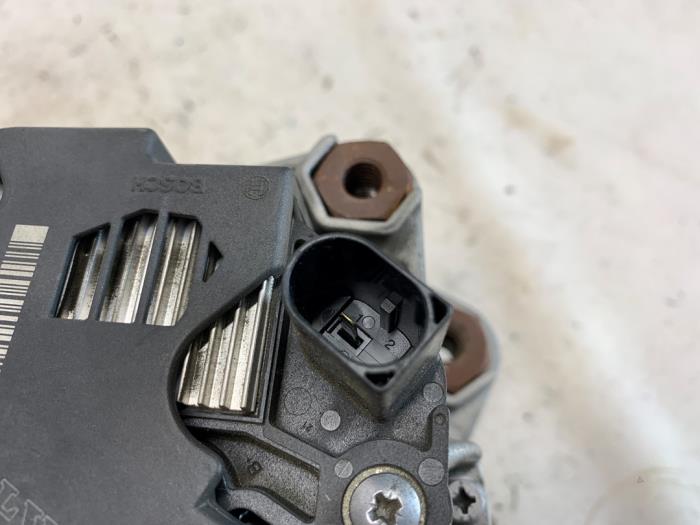 Dynamo van een Volvo V40 (MV) 2.0 D2 16V 2019