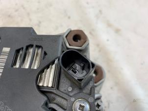 Dynamo van een Volvo V40 (MV) 2.0 D2 16V 2019