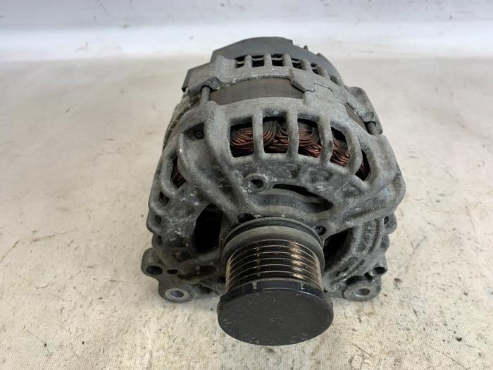Gebruikte Dynamo Audi A5 (8T3) 2.0 TDI 16V Quattro Prijs € 47,25 Margeregeling aangeboden door Reclycar De Boer BV