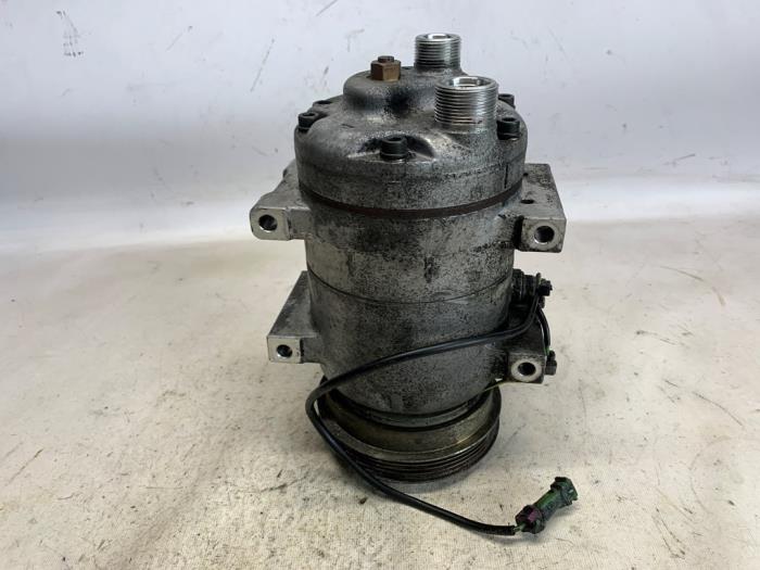 Gebruikte Aircopomp Volkswagen Passat Variant (3B5) Prijs € 52,50 Margeregeling aangeboden door Reclycar De Boer BV