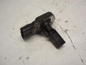 Gebruikte Luchthoeveelheidsmeter Ford Mondeo III 2.0 TDCi 130 16V Prijs € 36,75 Margeregeling aangeboden door Reclycar De Boer BV