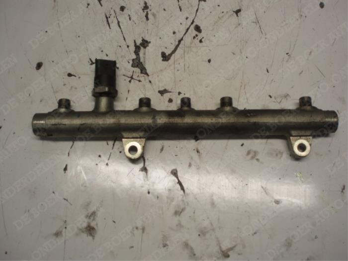 Gebruikte Common rail (Injectie) Renault Scénic I (JA) 1.9 dCi Prijs € 26,25 Margeregeling aangeboden door Reclycar De Boer BV