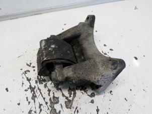 Gebruikte Motorsteun Mercedes C (W202) 2.4 C-240 V6 18V Prijs € 15,75 Margeregeling aangeboden door Reclycar De Boer BV