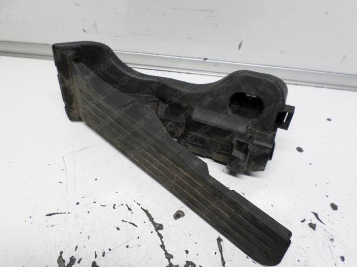 Gebruikte Gaspedaalpositie Sensor Volkswagen Golf V (1K1) 1.6 FSI 16V Prijs € 26,25 Margeregeling aangeboden door Reclycar De Boer BV